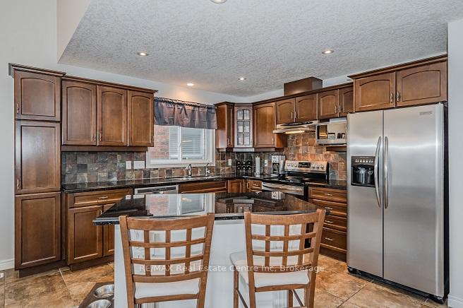 Photo 14 of 19 Bard Boulevard, Guelph, Pineridge/Westminster Woods — HOMEH
