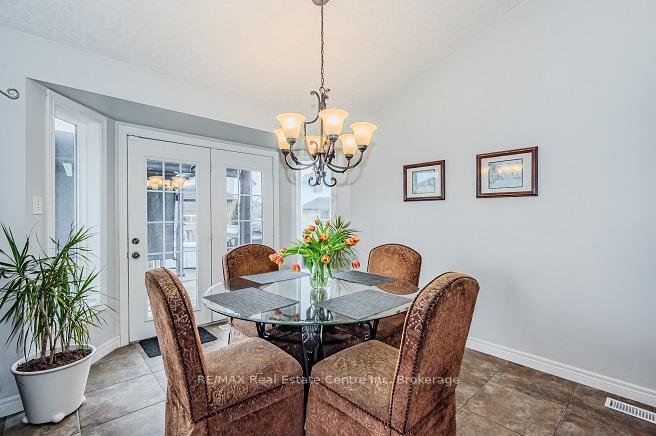 Photo 16 of 19 Bard Boulevard, Guelph, Pineridge/Westminster Woods — HOMEH