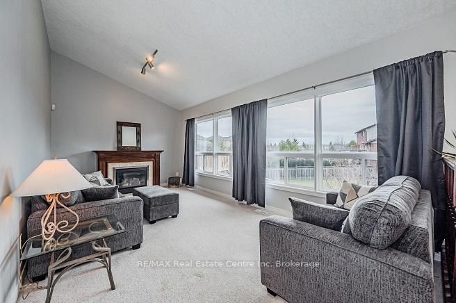 Photo 18 of 19 Bard Boulevard, Guelph, Pineridge/Westminster Woods — HOMEH