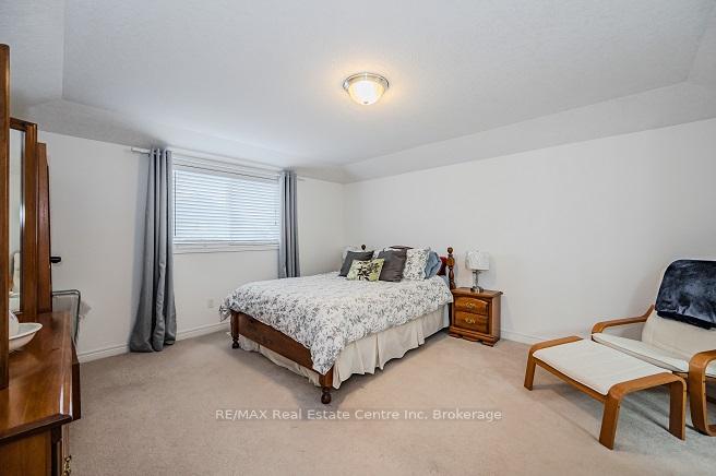 Photo 21 of 19 Bard Boulevard, Guelph, Pineridge/Westminster Woods — HOMEH