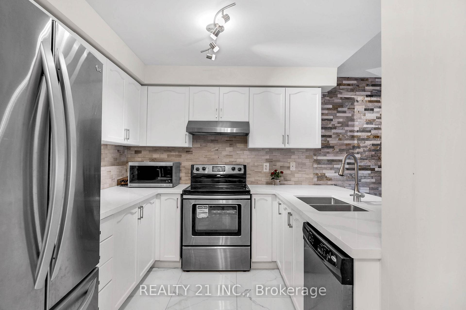 Photo 17 of 65 Howling Crescent, Ajax, South East — HOMEH
