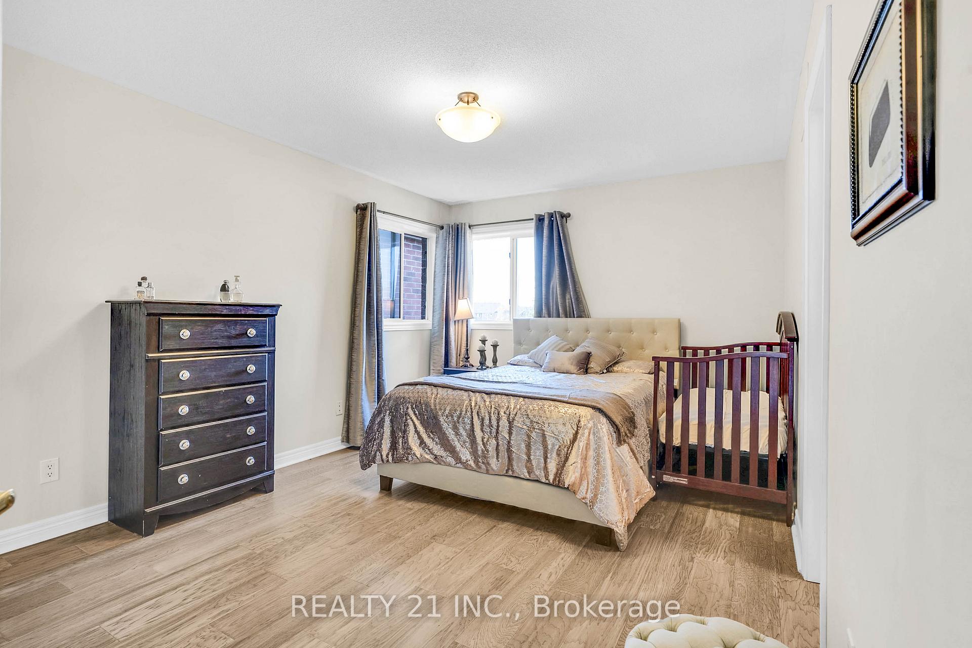 Photo 20 of 65 Howling Crescent, Ajax, South East — HOMEH