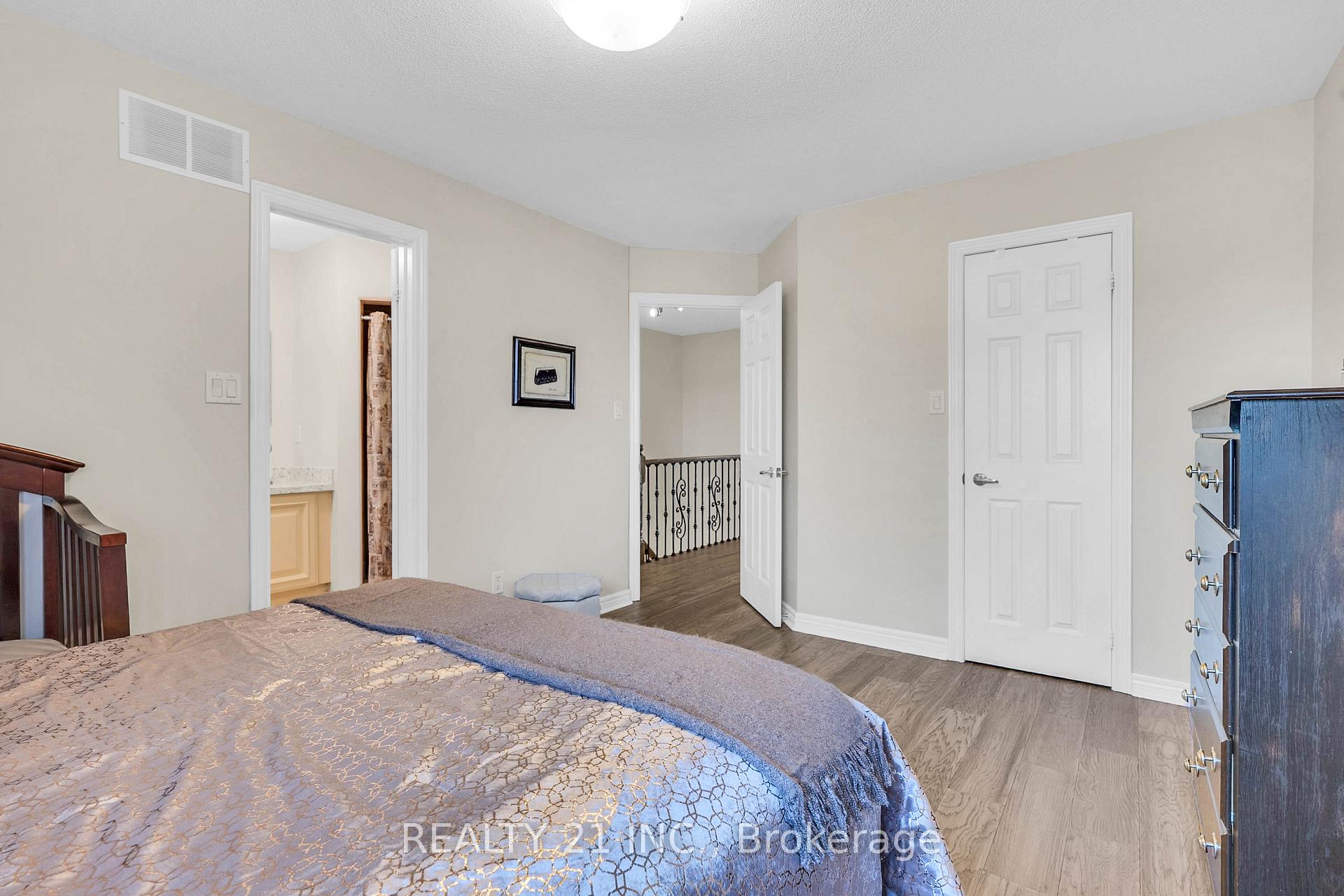 Photo 23 of 65 Howling Crescent, Ajax, South East — HOMEH