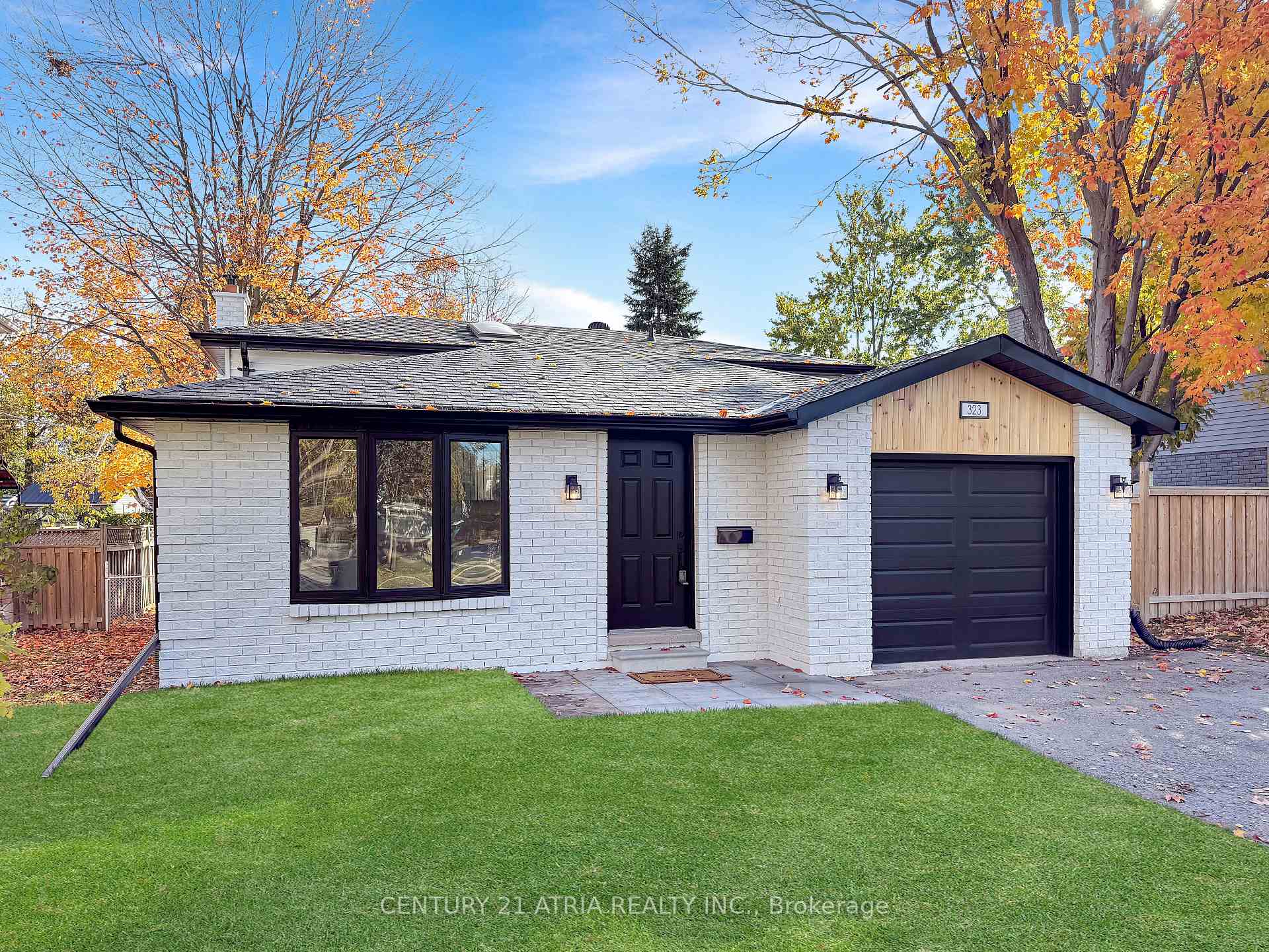 Photo 2 of 323 Nelson Street, Barrie, Grove East — HOMEH