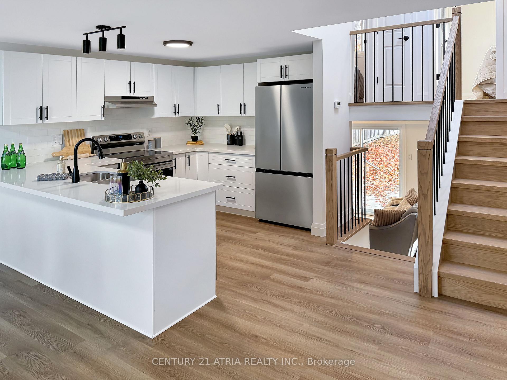 Photo 7 of 323 Nelson Street, Barrie, Grove East — HOMEH