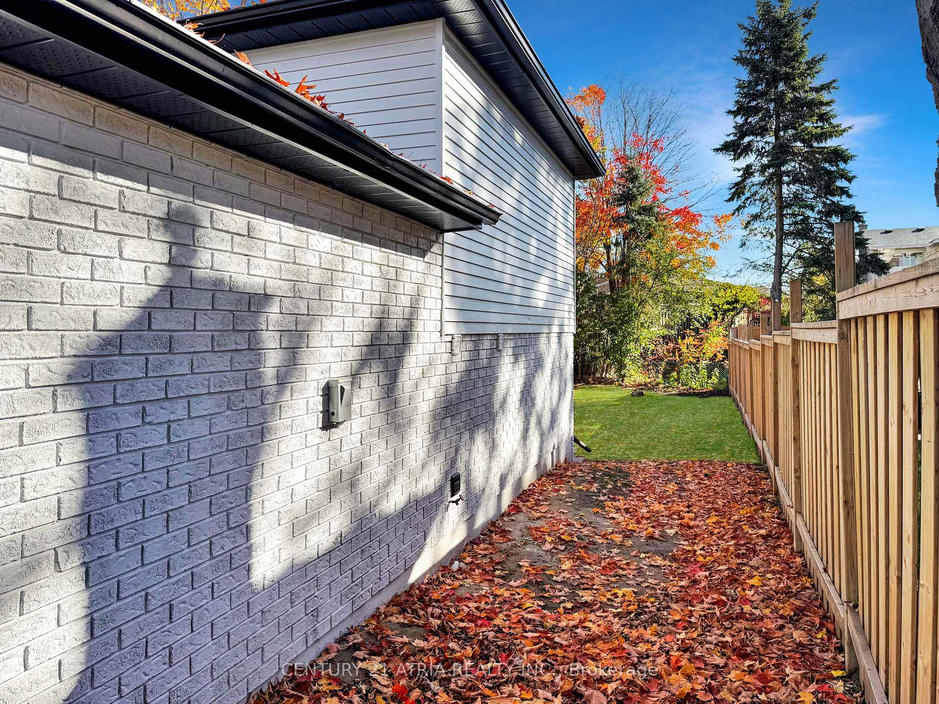 Photo 30 of 323 Nelson Street, Barrie, Grove East — HOMEH