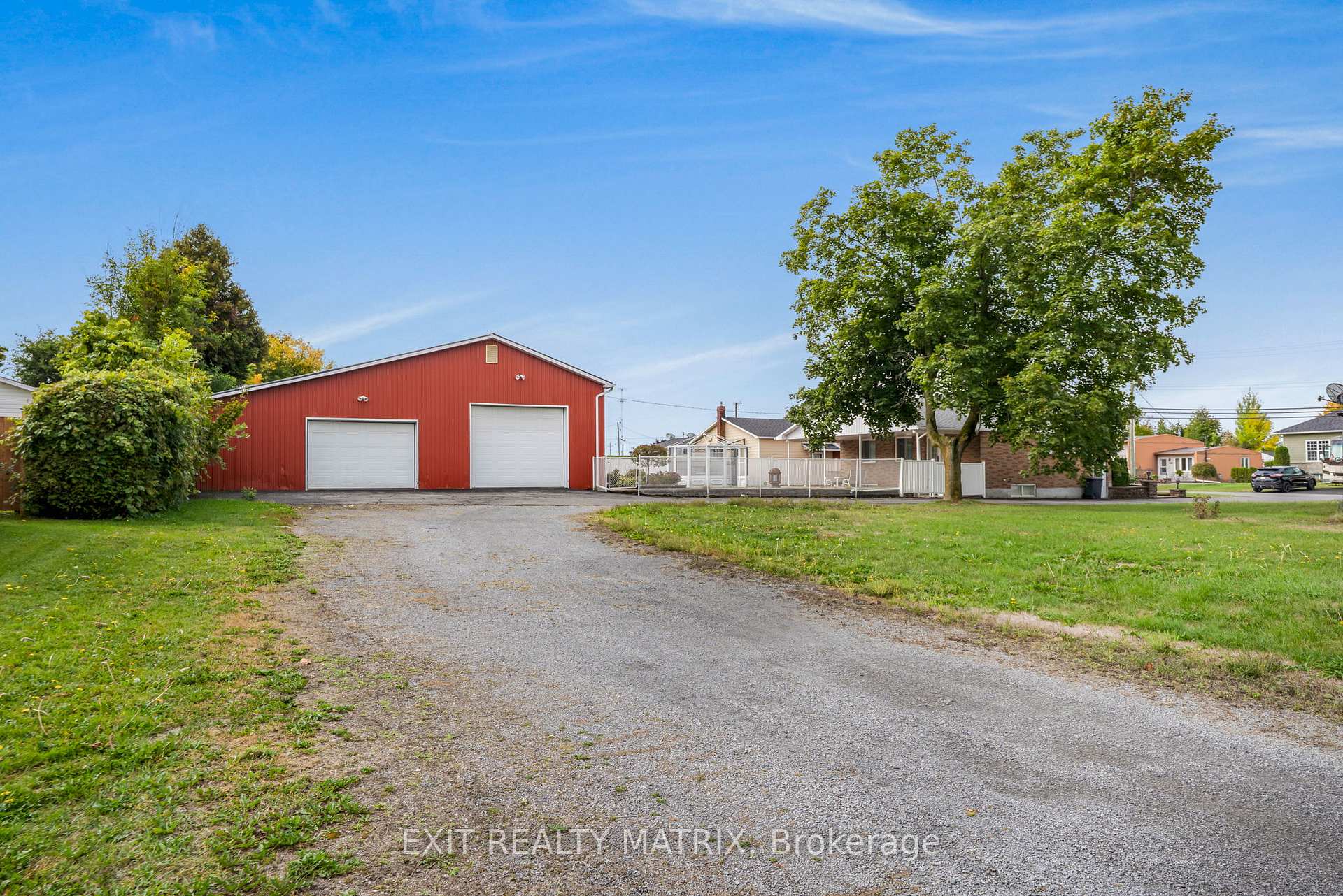 Photo 2 of 323 Longueuil Street, Champlain, L'Orignal — HOMEH