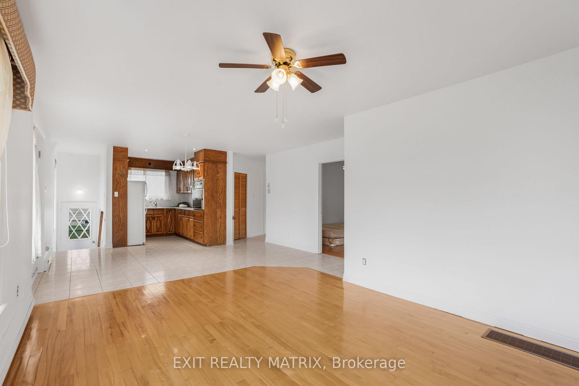 Photo 12 of 323 Longueuil Street, Champlain, L'Orignal — HOMEH