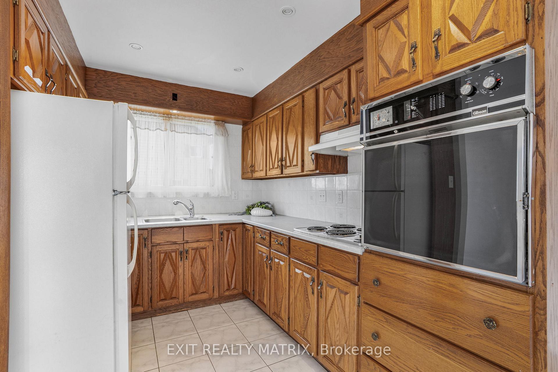 Photo 14 of 323 Longueuil Street, Champlain, L'Orignal — HOMEH