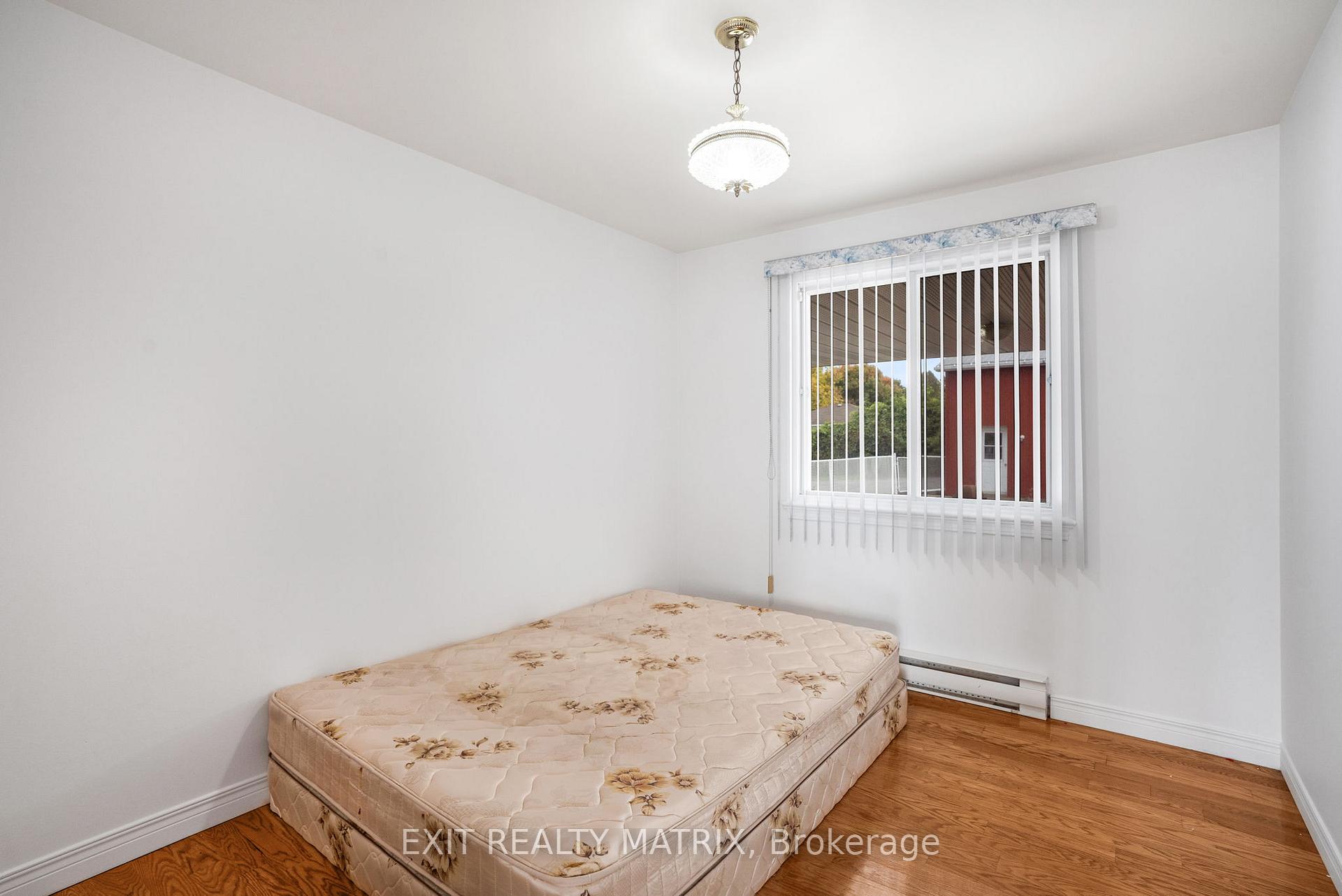Photo 16 of 323 Longueuil Street, Champlain, L'Orignal — HOMEH