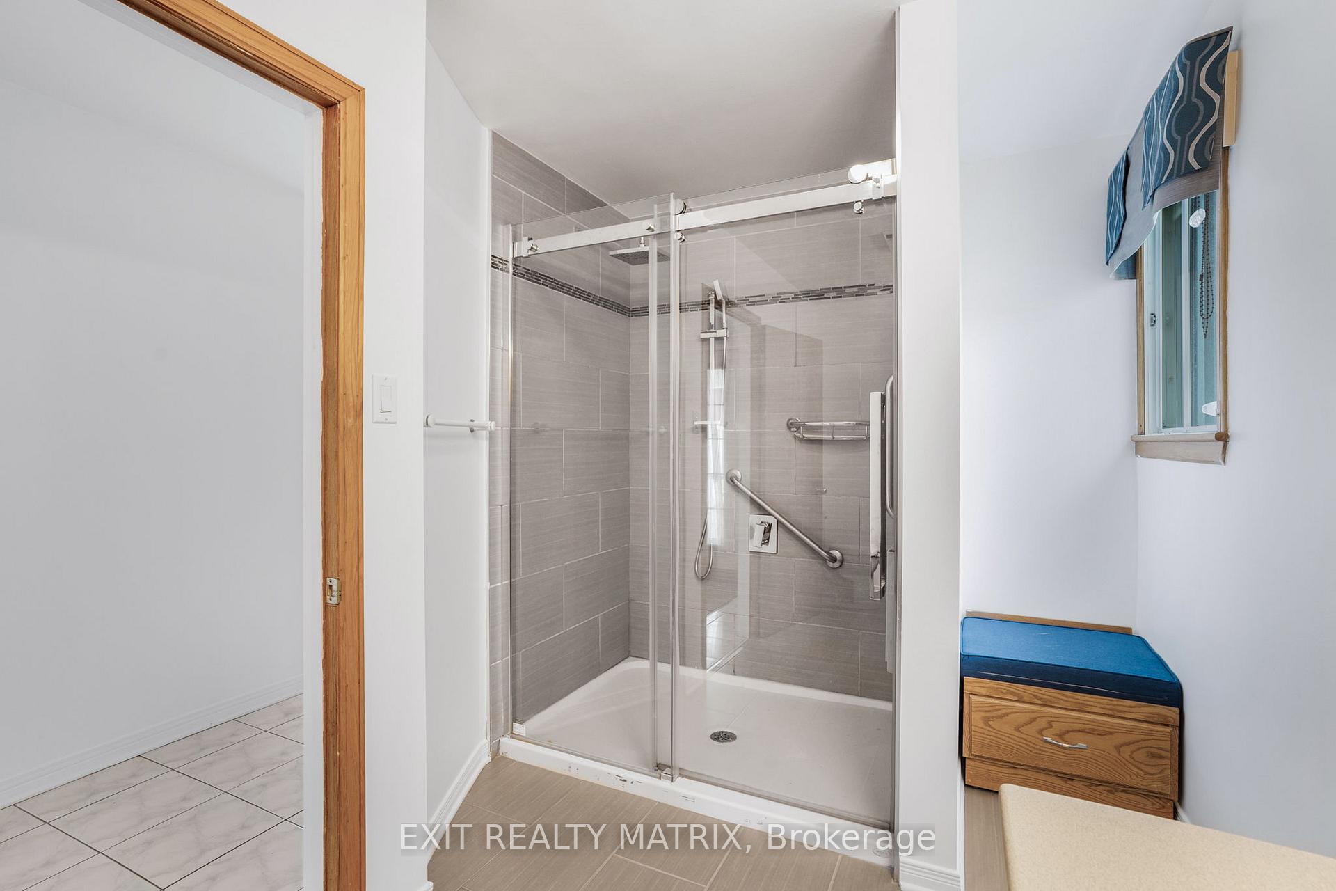 Photo 17 of 323 Longueuil Street, Champlain, L'Orignal — HOMEH