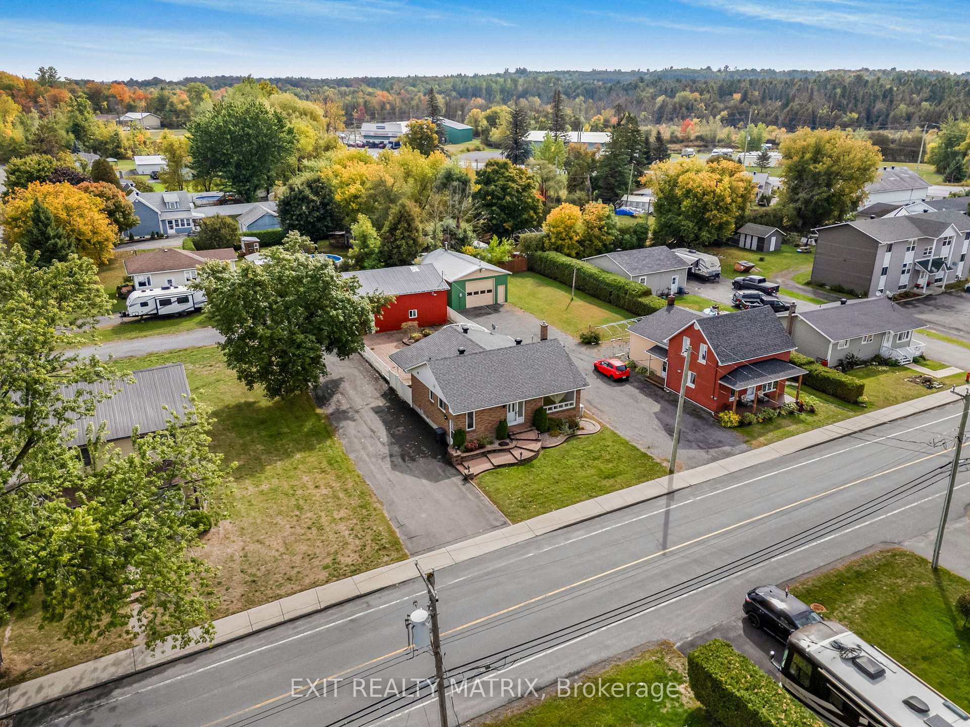Photo 25 of 323 Longueuil Street, Champlain, L'Orignal — HOMEH