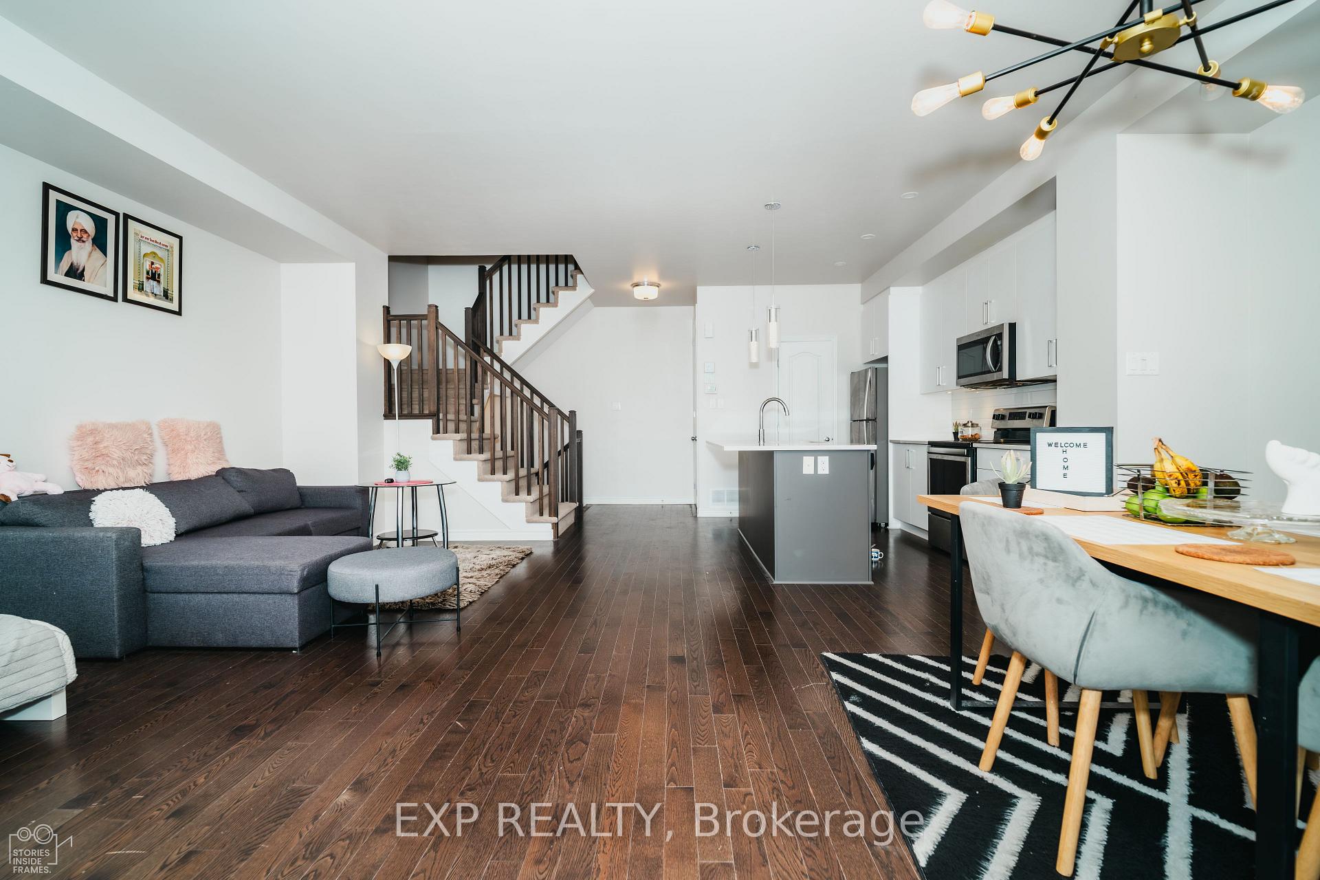 Photo 4 of 564 Labrador Crescent, Ottawa, Blossom Park/Kemp Park/Findlay Creek — HOMEH