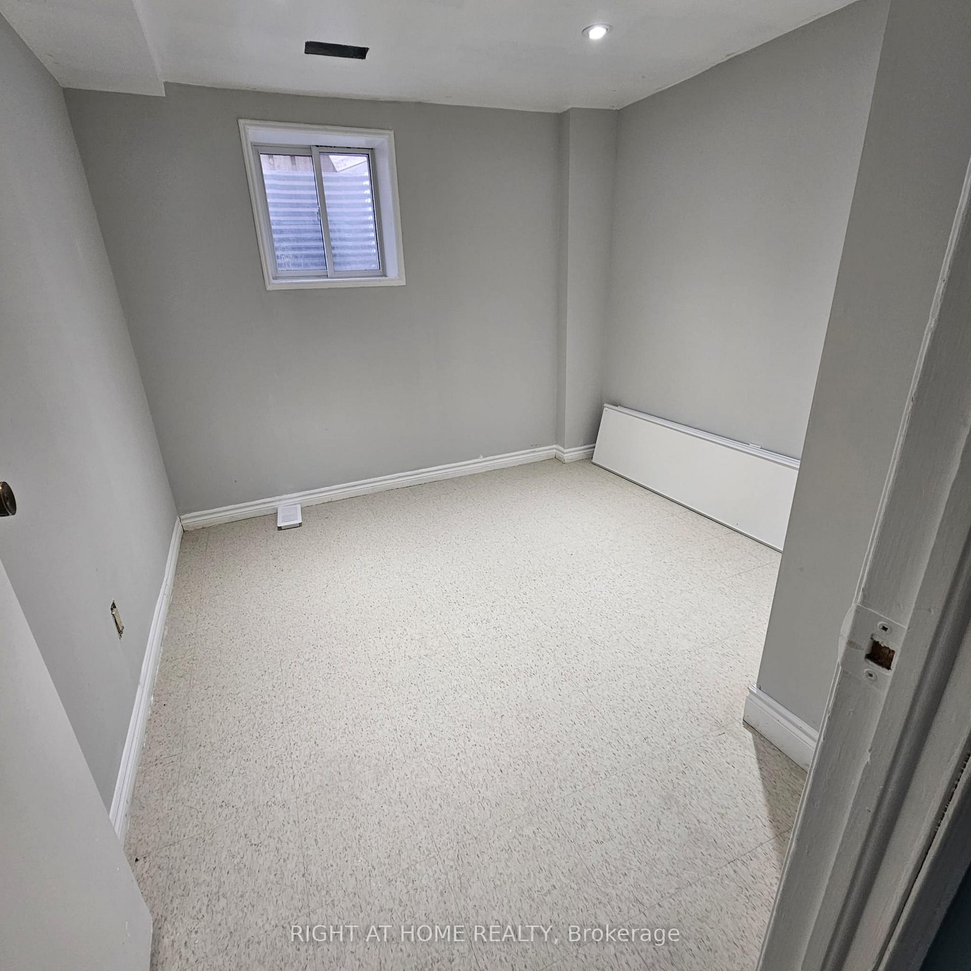 Photo 3 of 4 Carrick Avenue, Ajax, Central West — HOMEH