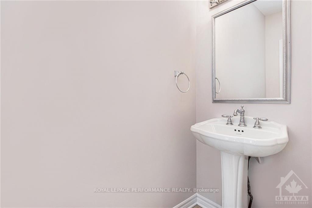 Photo 4 of 635 Whitecliffs Avenue, Ottawa, Riverside South — HOMEH