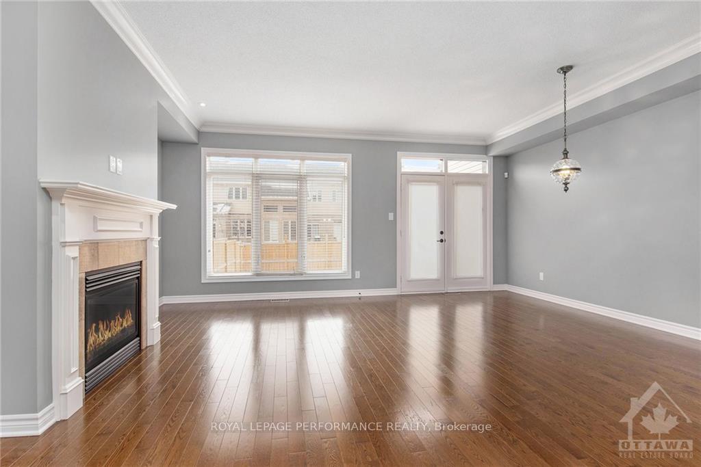 Photo 5 of 635 Whitecliffs Avenue, Ottawa, Riverside South — HOMEH