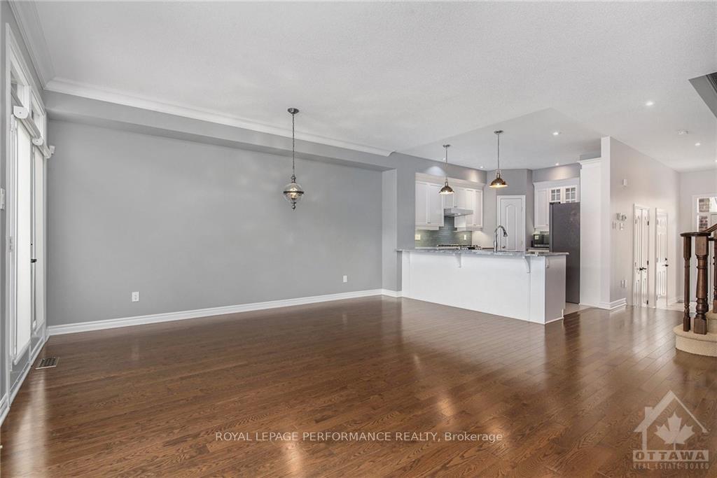 Photo 8 of 635 Whitecliffs Avenue, Ottawa, Riverside South — HOMEH