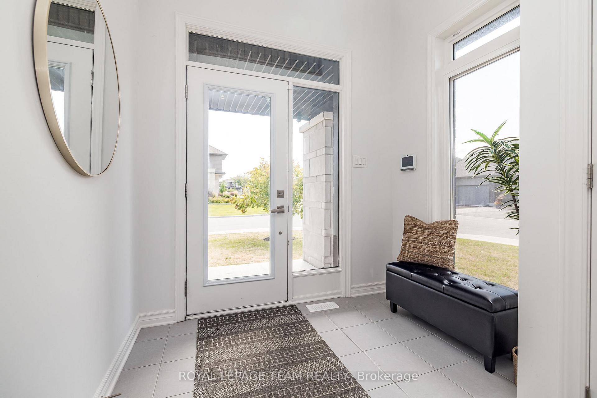 Photo 4 of 636 Mistwell Lane, Ottawa, Riverside South/Gloucester Glen — HOMEH
