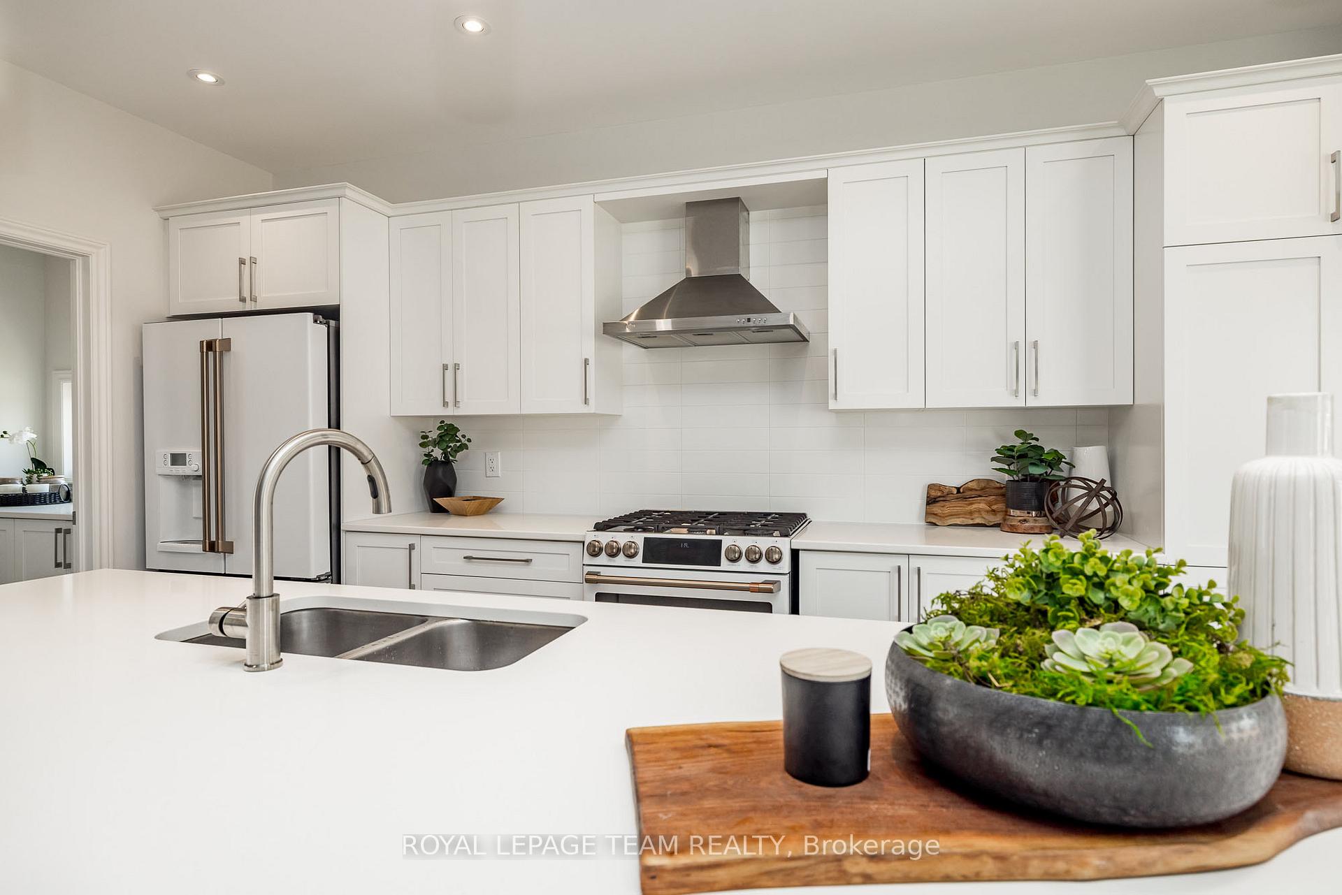 Photo 12 of 636 Mistwell Lane, Ottawa, Riverside South/Gloucester Glen — HOMEH