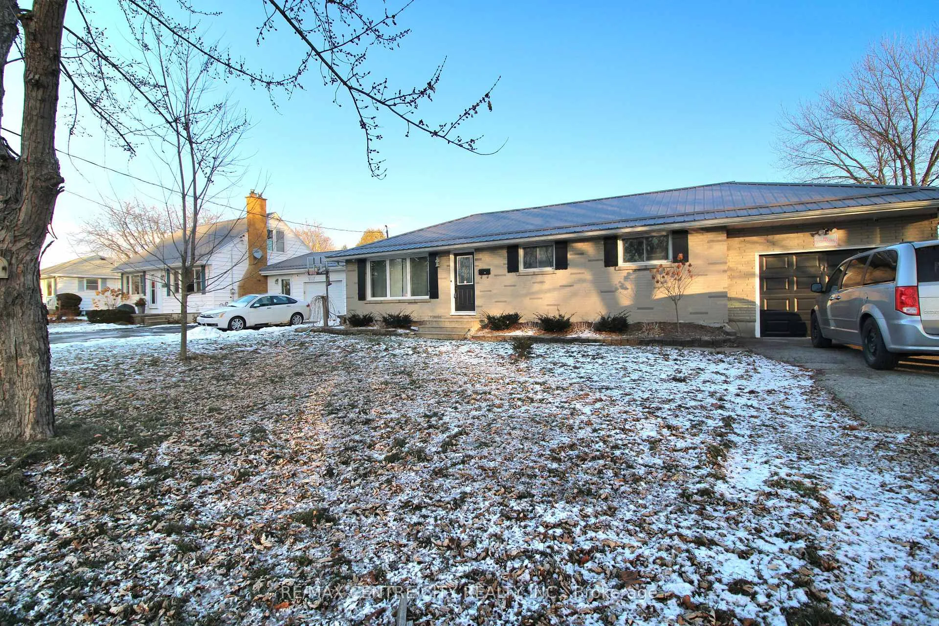 Photo 2 of 200 Centennial Avenue, Central Elgin, Rural Central Elgin — HOMEH