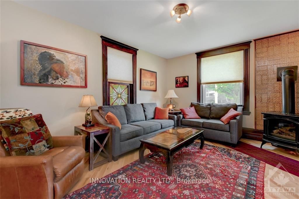 Photo 2 of 252 Harrington Street, Arnprior — HOMEH