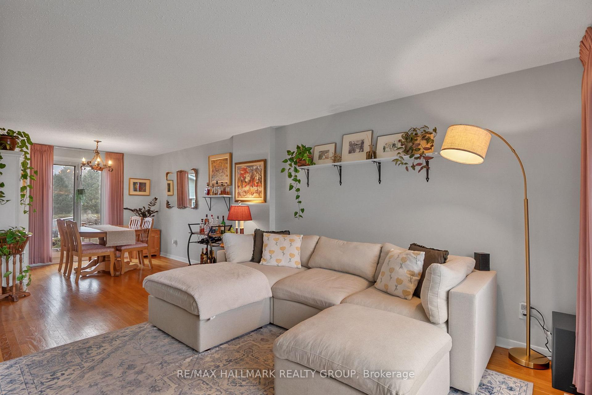 Photo 2 of 30 Tiverton Drive, Ottawa, Borden Farm/Stewart Farm/Carleton Heights/Parkwood Hills — HOMEH