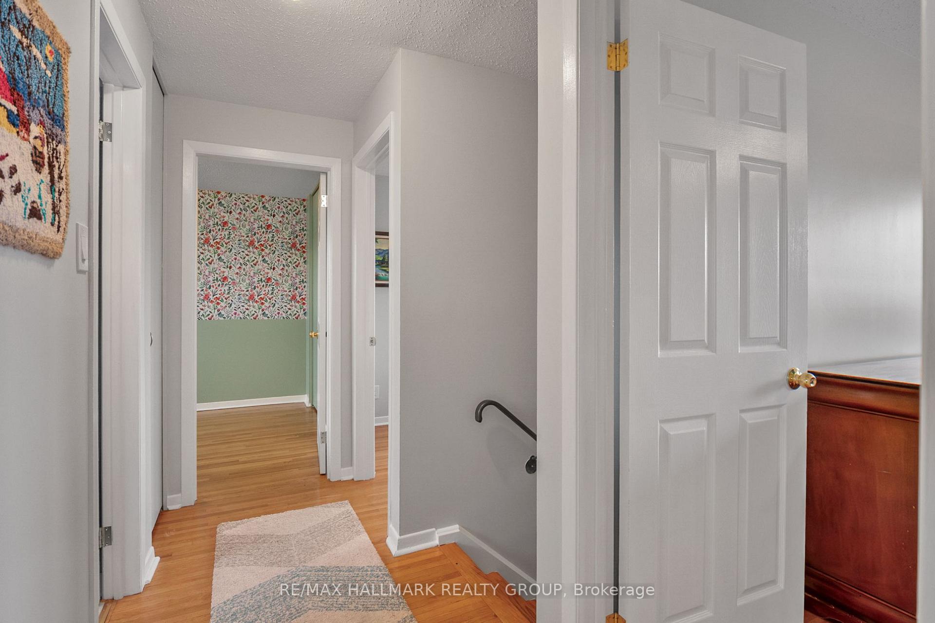 Photo 17 of 30 Tiverton Drive, Ottawa, Borden Farm/Stewart Farm/Carleton Heights/Parkwood Hills — HOMEH