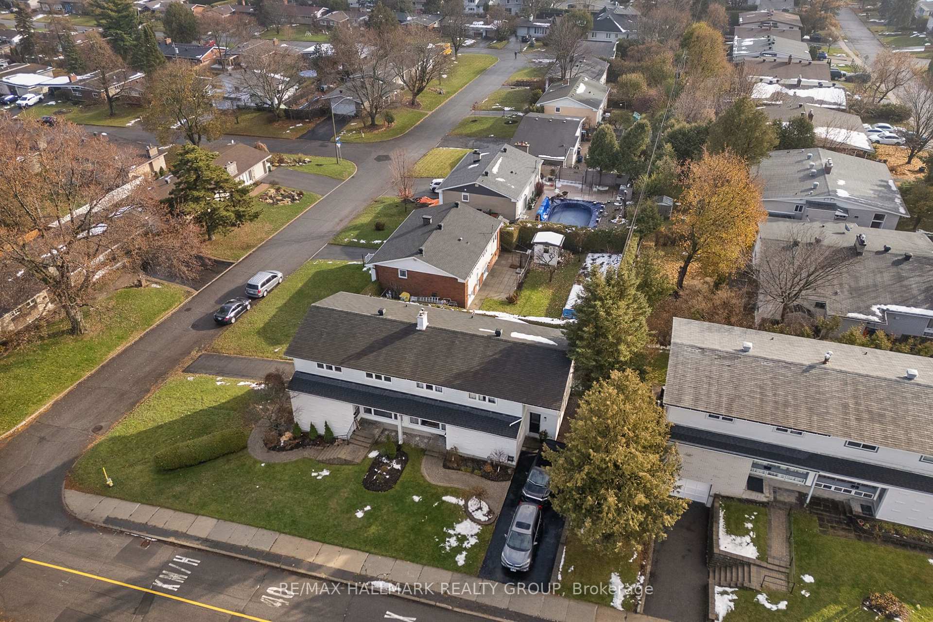 Photo 28 of 30 Tiverton Drive, Ottawa, Borden Farm/Stewart Farm/Carleton Heights/Parkwood Hills — HOMEH
