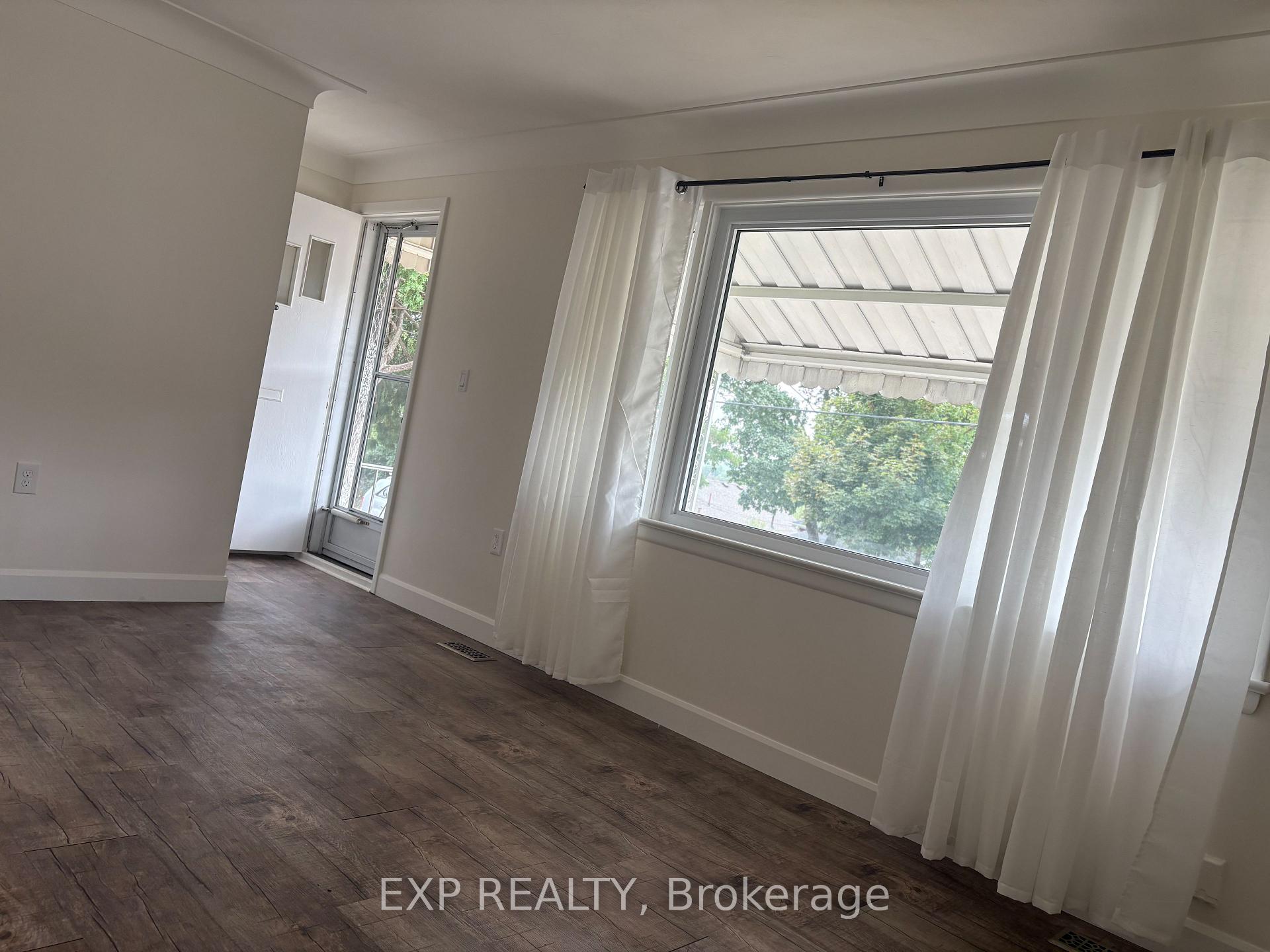 Photo 2 of 17 Huff Avenue, Brantford — HOMEH