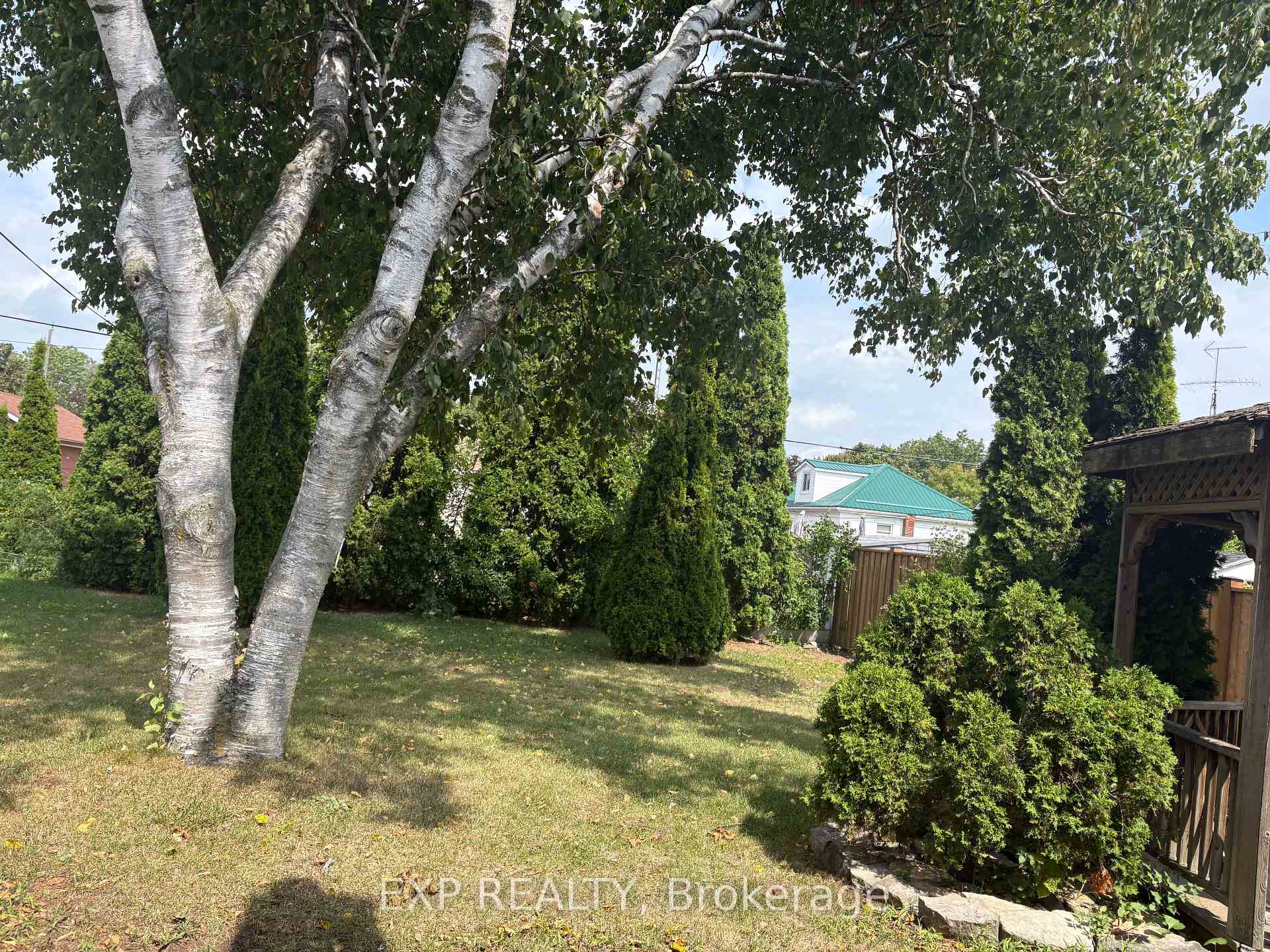 Photo 15 of 17 Huff Avenue, Brantford — HOMEH
