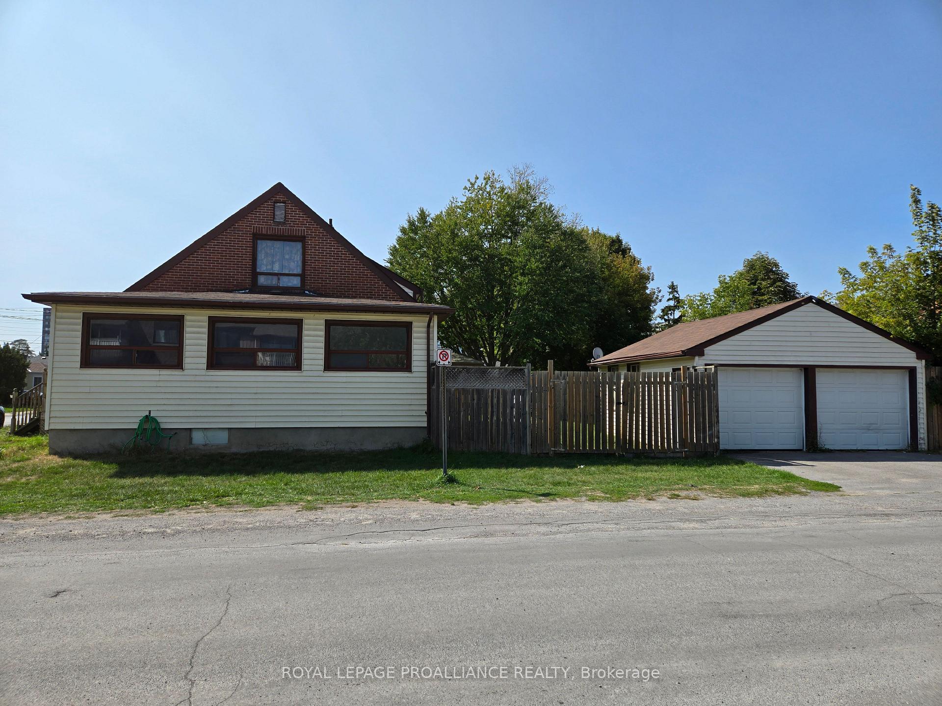 Photo 2 of 10 Wellington Crescent, Belleville, Belleville Ward — HOMEH