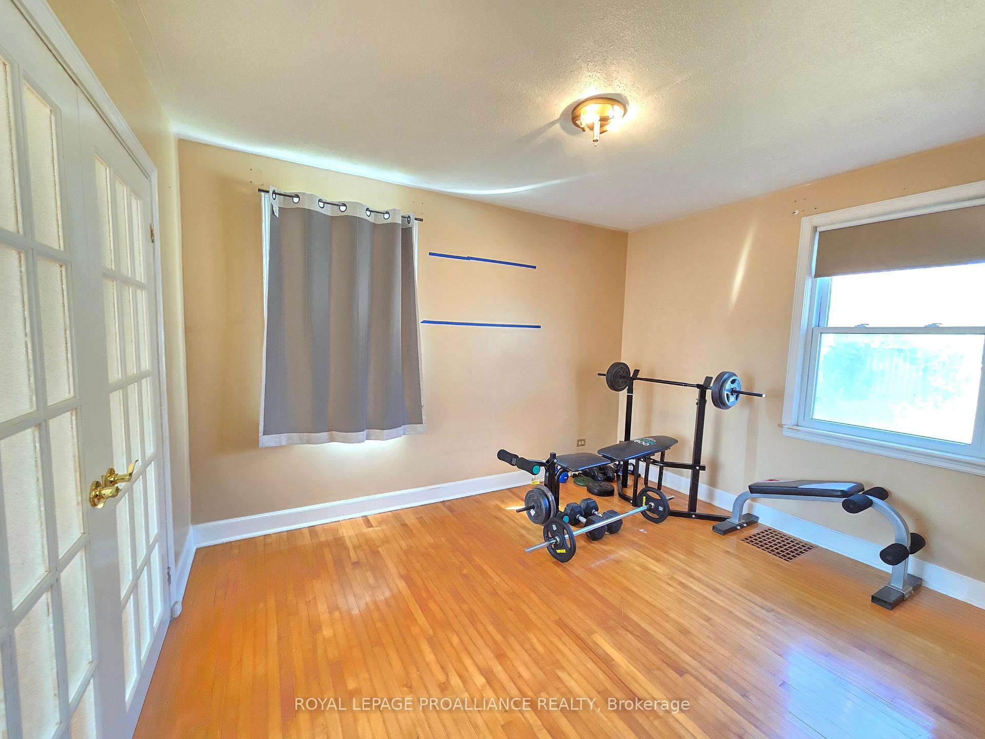 Photo 6 of 10 Wellington Crescent, Belleville, Belleville Ward — HOMEH