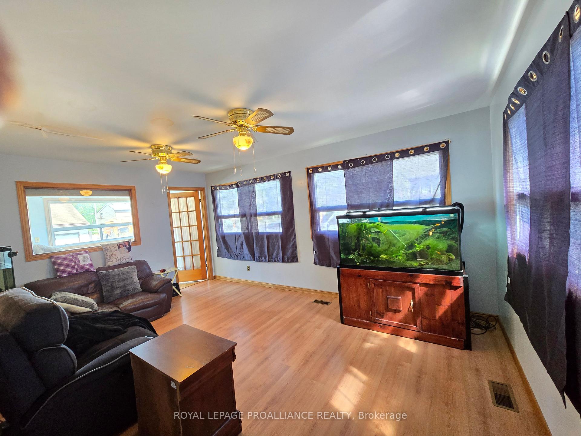 Photo 8 of 10 Wellington Crescent, Belleville, Belleville Ward — HOMEH
