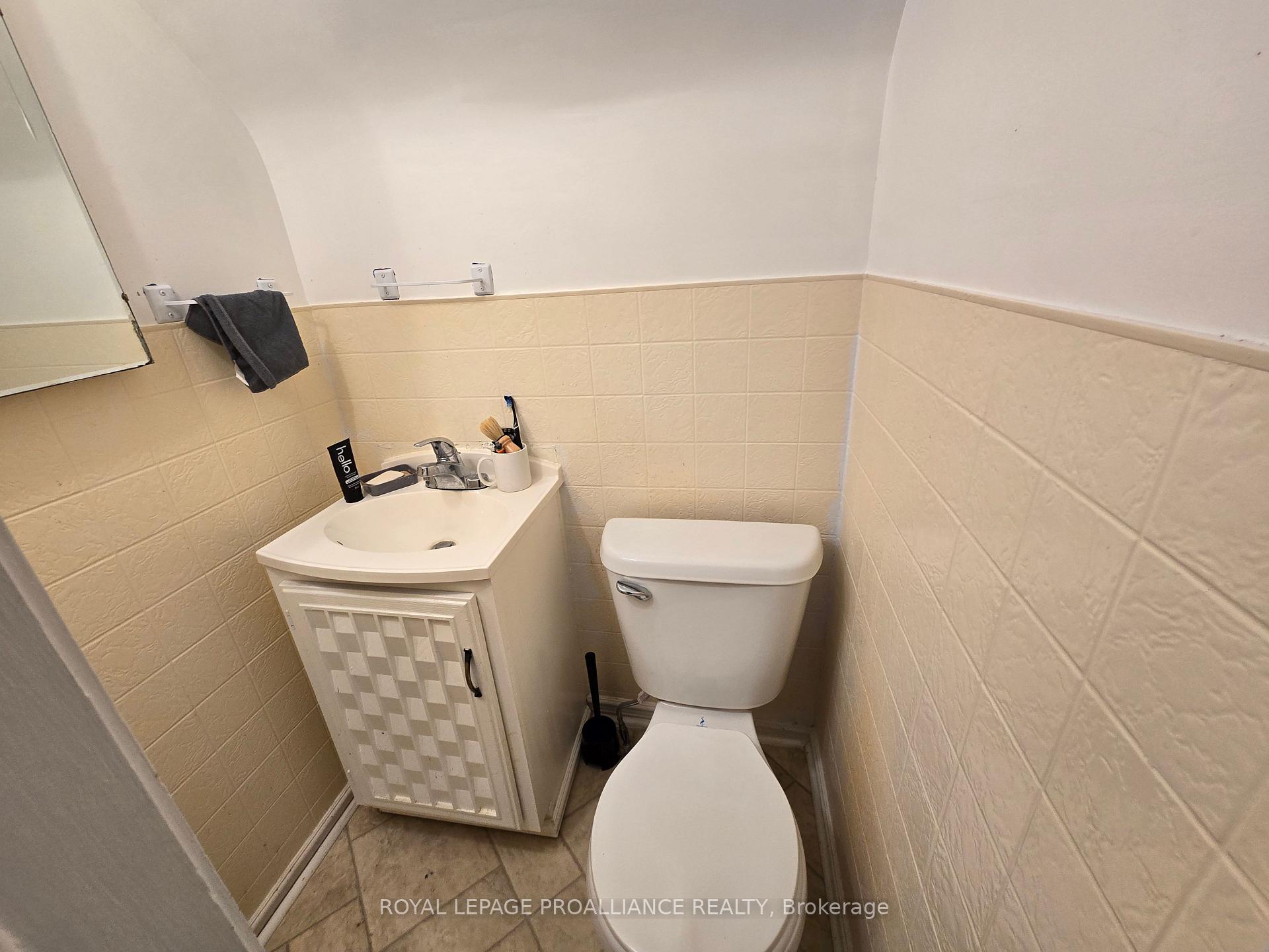 Photo 15 of 10 Wellington Crescent, Belleville, Belleville Ward — HOMEH