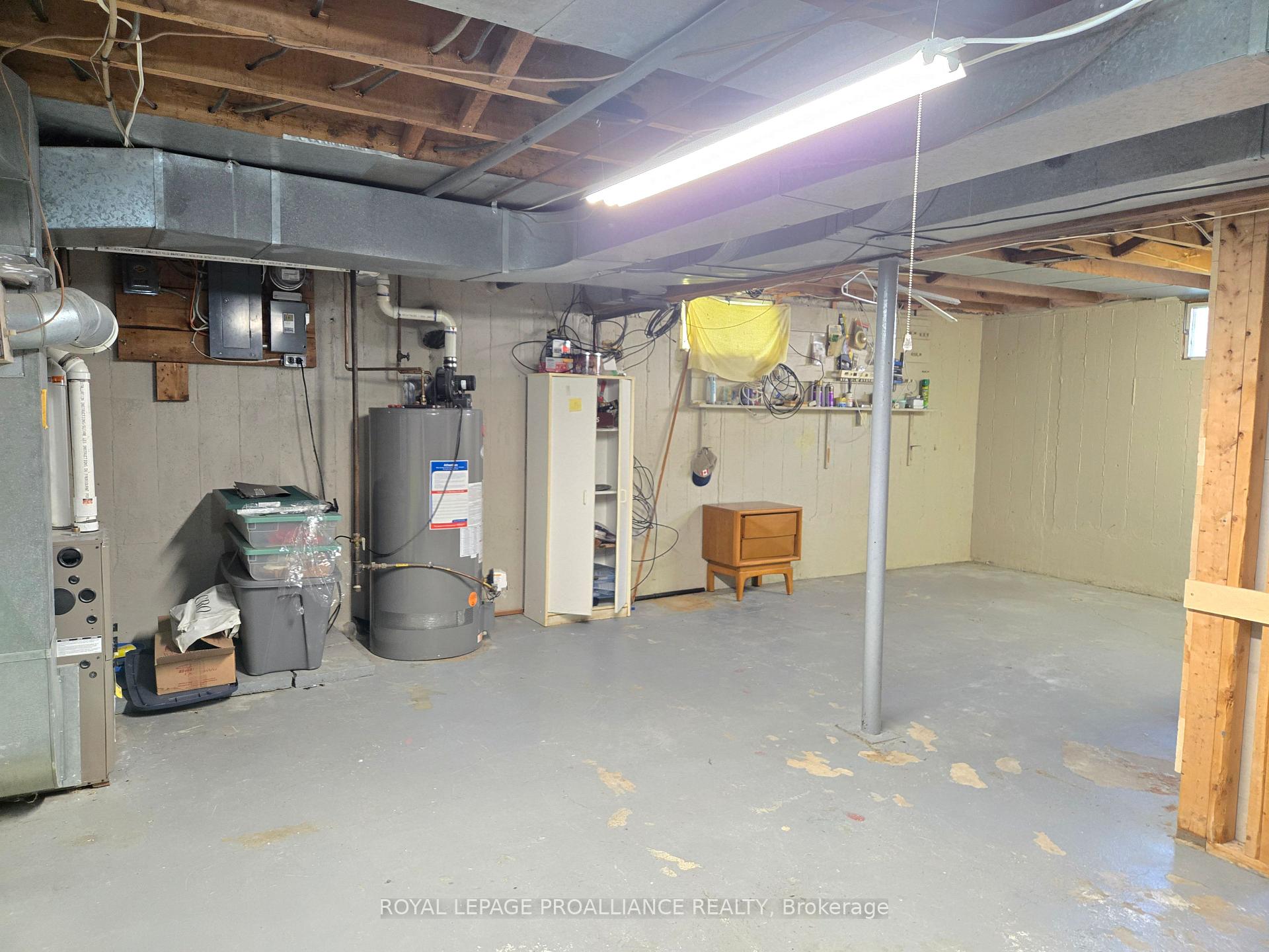 Photo 14 of 10 Wellington Crescent, Belleville, Belleville Ward — HOMEH