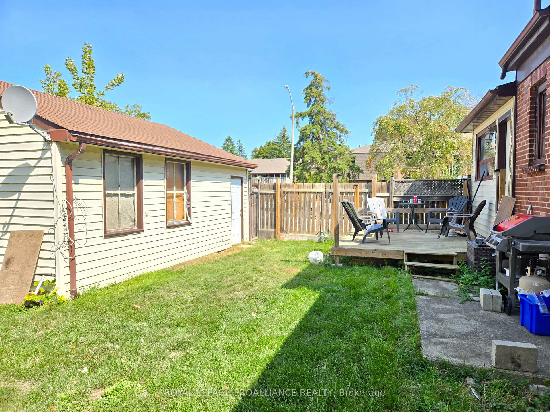 Photo 17 of 10 Wellington Crescent, Belleville, Belleville Ward — HOMEH