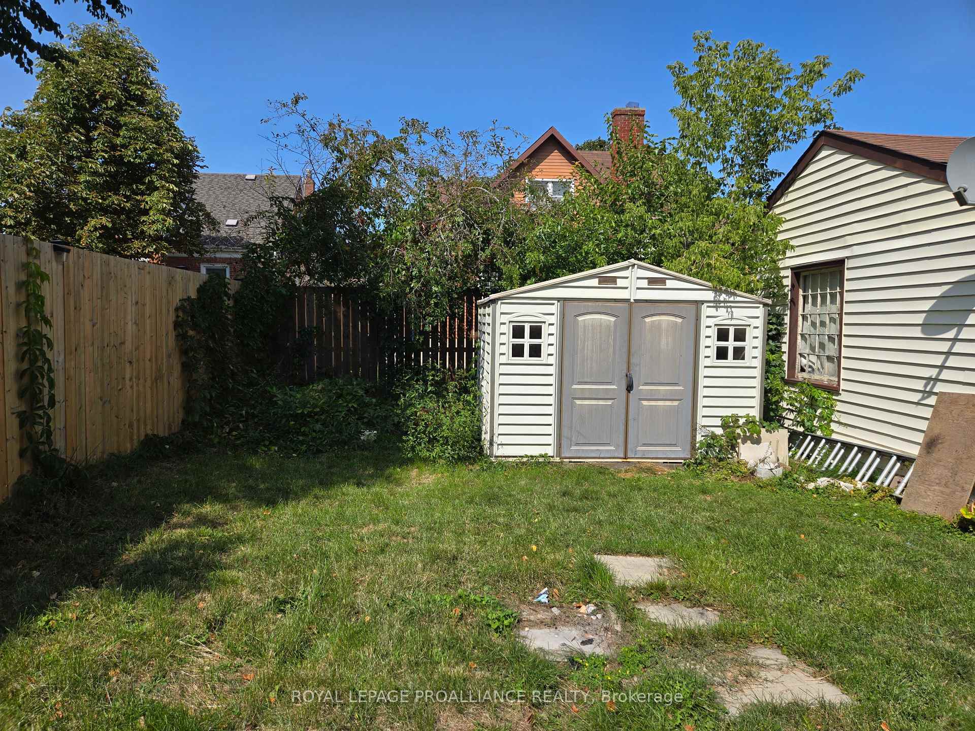 Photo 13 of 10 Wellington Crescent, Belleville, Belleville Ward — HOMEH