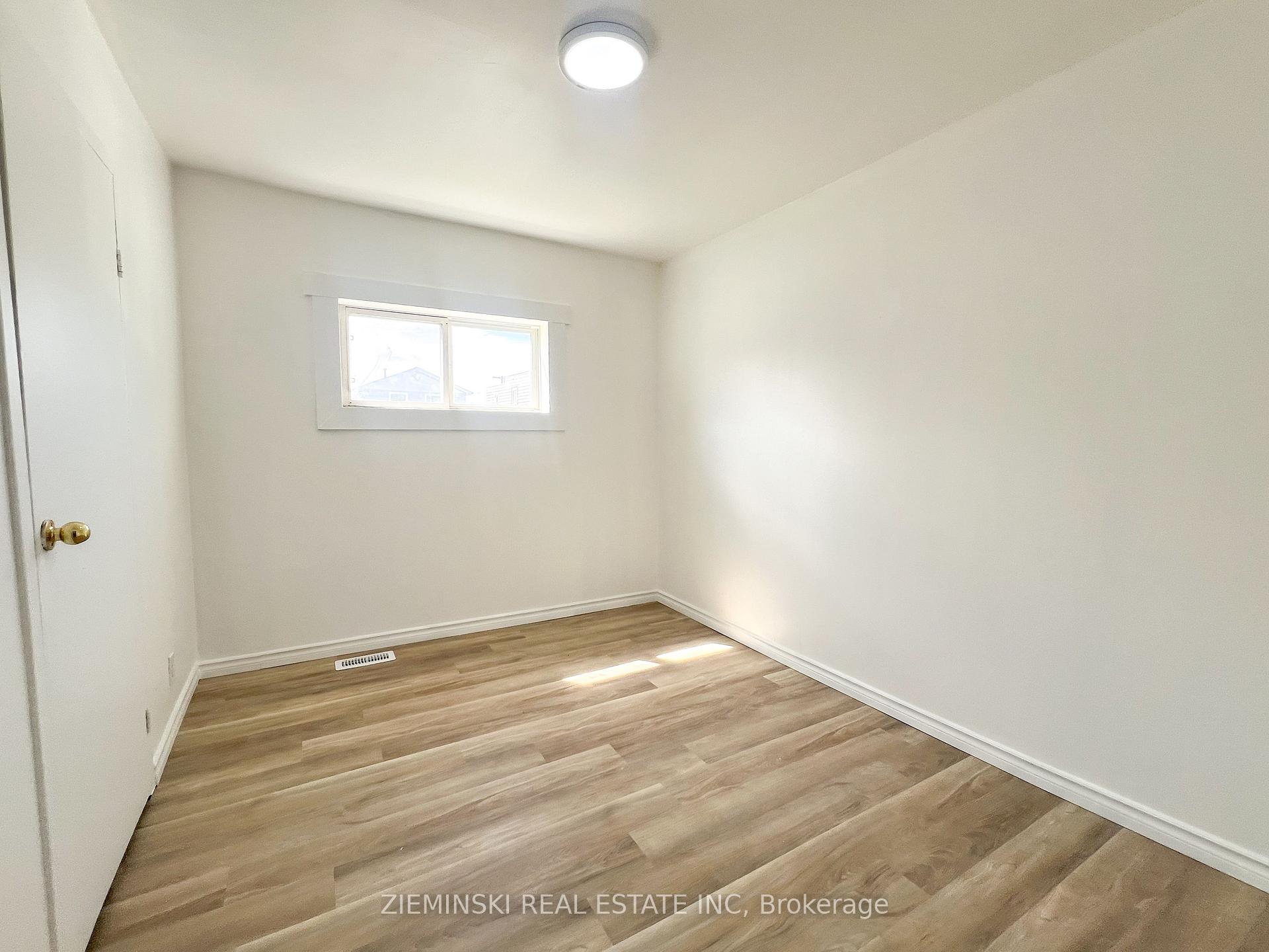 Photo 9 of Unit A, 310 Ninth Avenue, Cochrane — HOMEH
