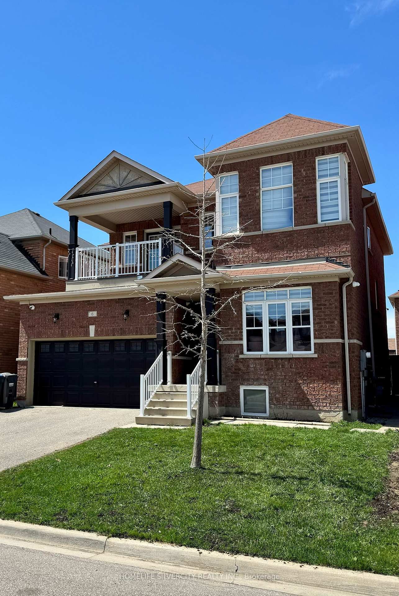 Front of 6 Hybrid Street