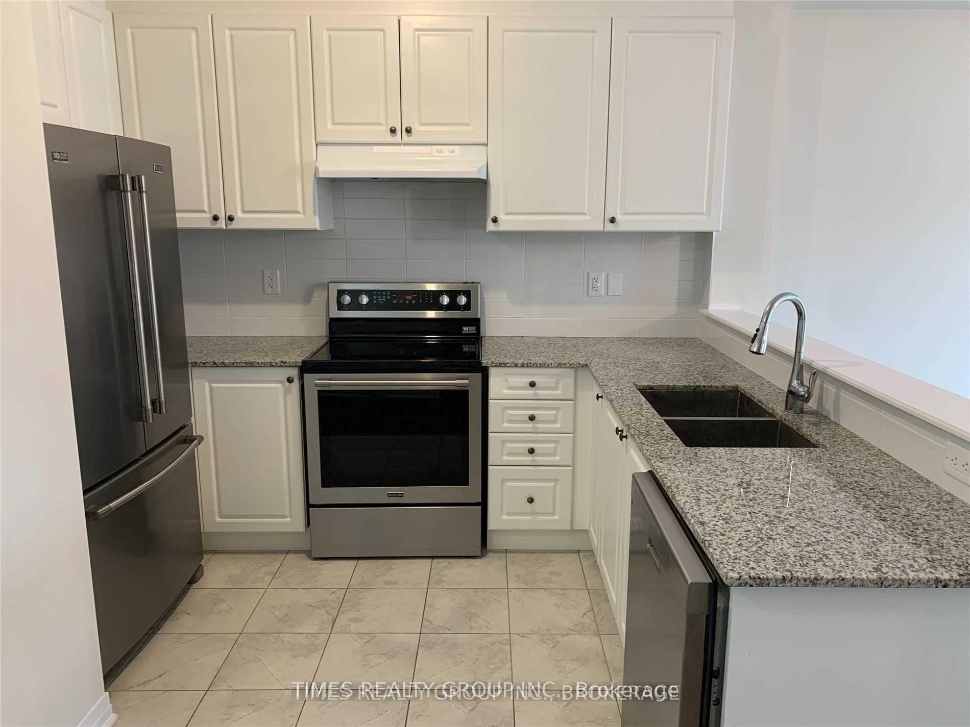 Photo 13 of 35 Bedford Estates Crescent, Barrie, Bayshore — HOMEH
