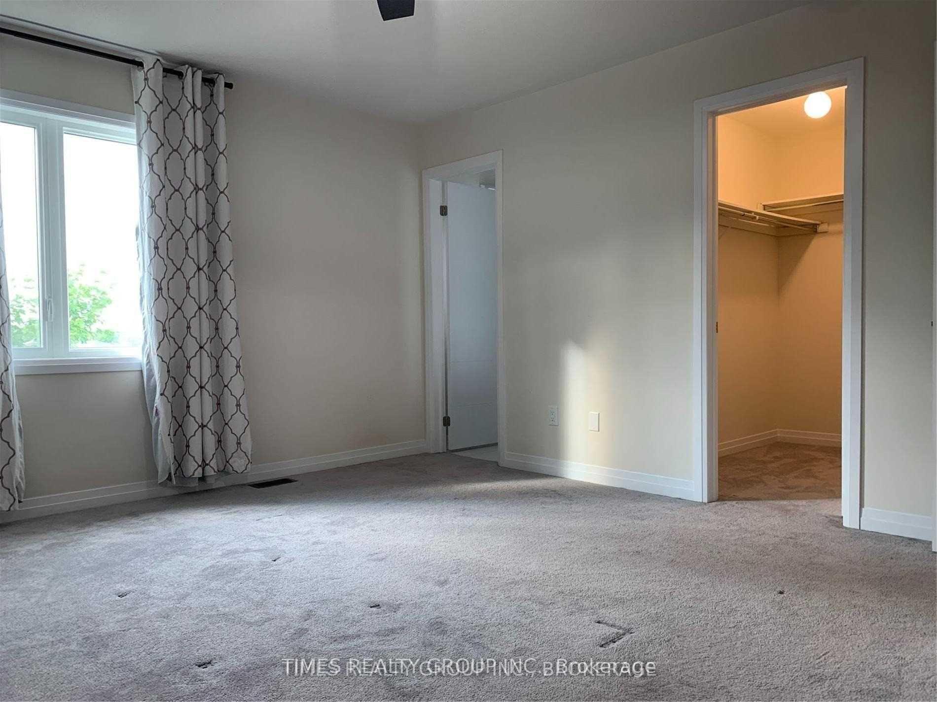 Photo 17 of 35 Bedford Estates Crescent, Barrie, Bayshore — HOMEH