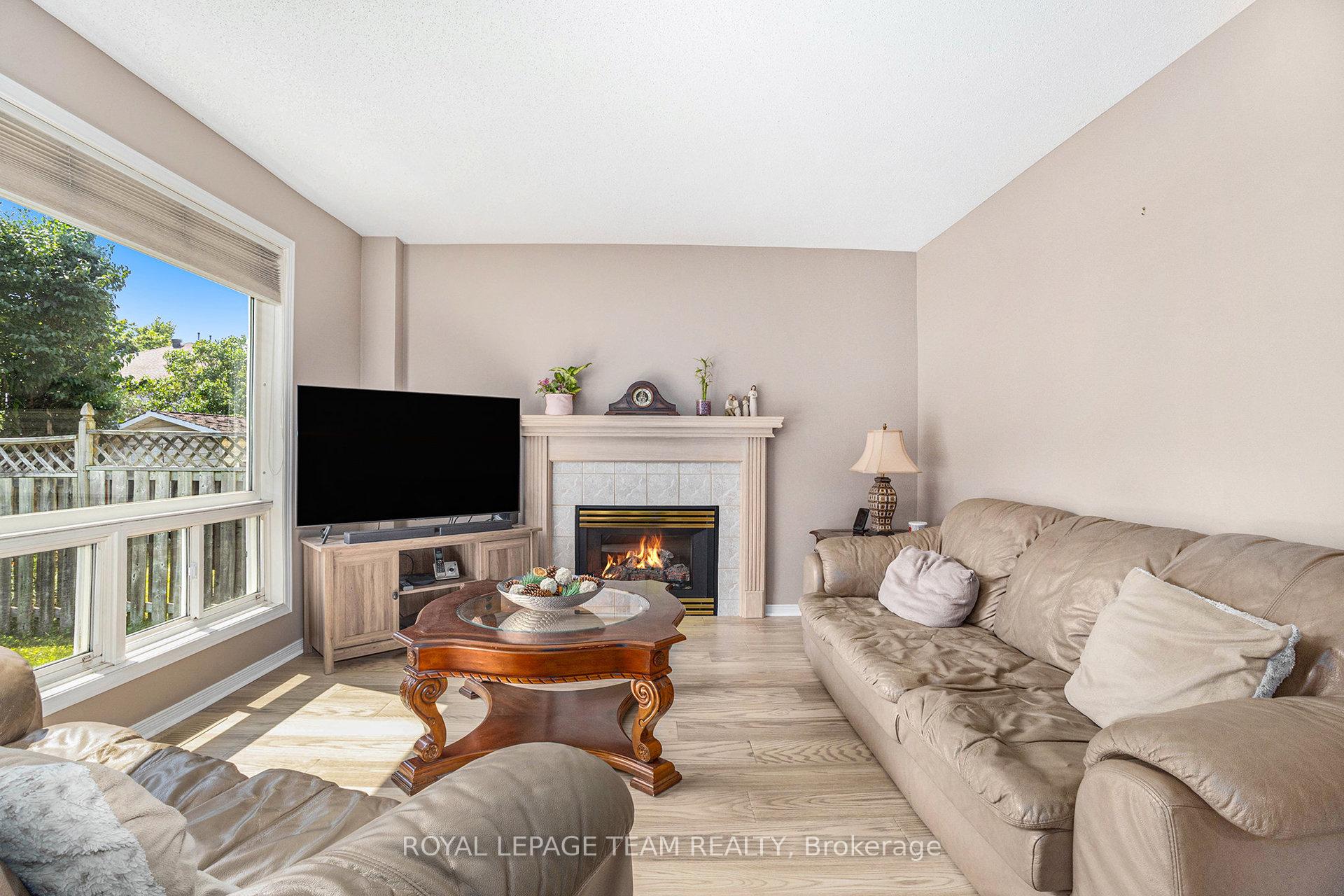 Photo 5 of 36 Nakota Way, Ottawa, Barrhaven - Longfields — HOMEH