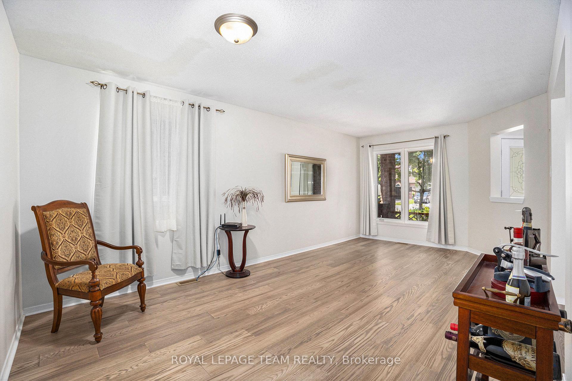 Photo 14 of 36 Nakota Way, Ottawa, Barrhaven - Longfields — HOMEH