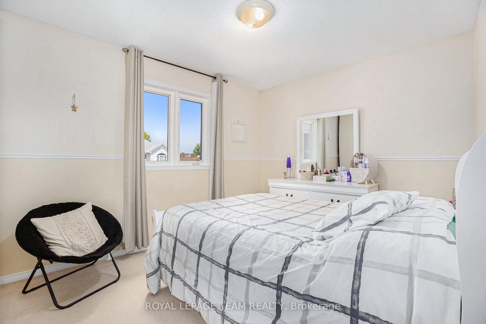 Photo 18 of 36 Nakota Way, Ottawa, Barrhaven - Longfields — HOMEH