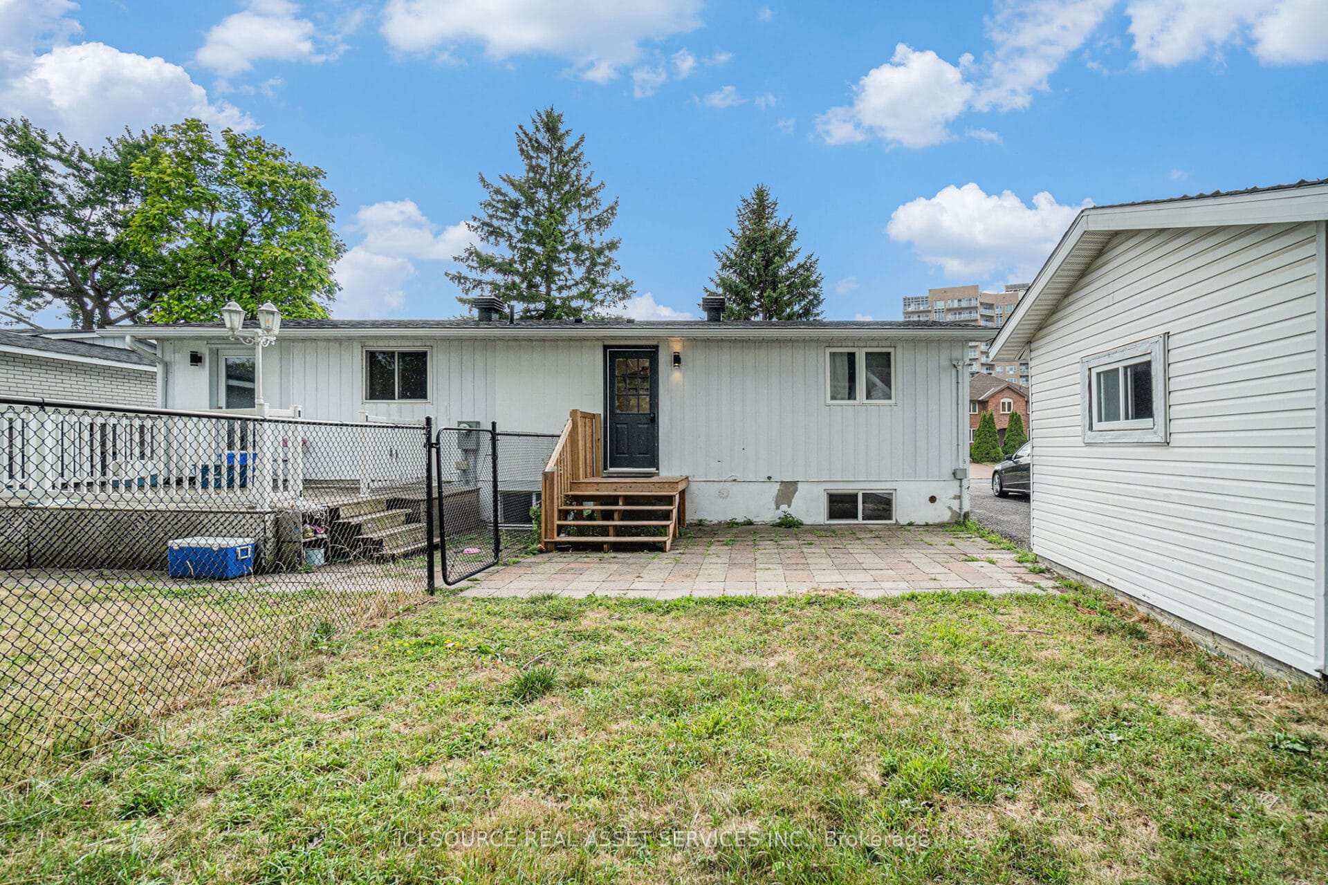 Photo 2 of Unit B, 17 Overlake Drive, Ottawa, Borden Farm/Stewart Farm/Carleton Heights/Parkwood Hills — HOMEH