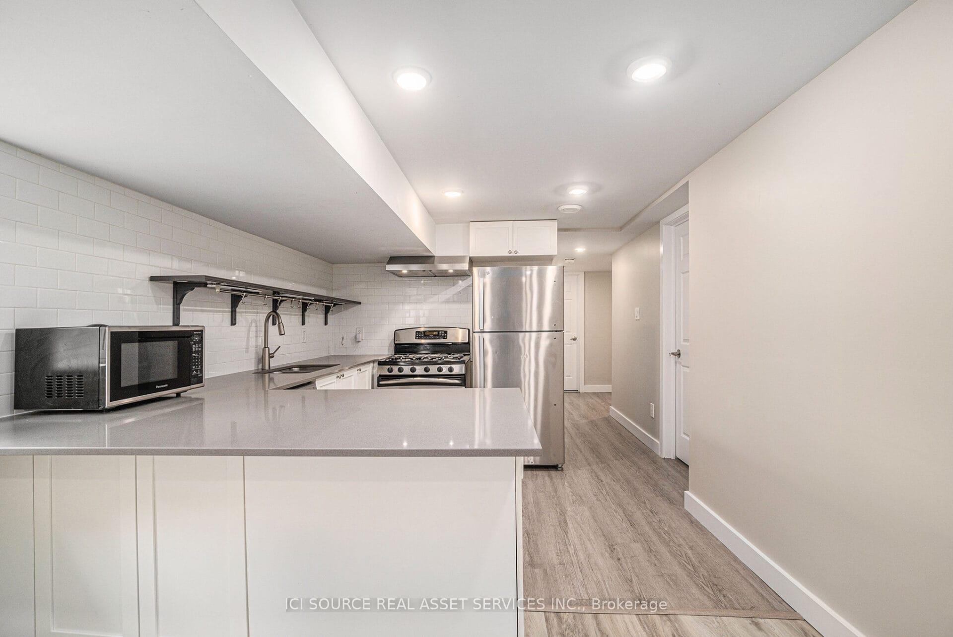 Photo 3 of Unit B, 17 Overlake Drive, Ottawa, Borden Farm/Stewart Farm/Carleton Heights/Parkwood Hills — HOMEH