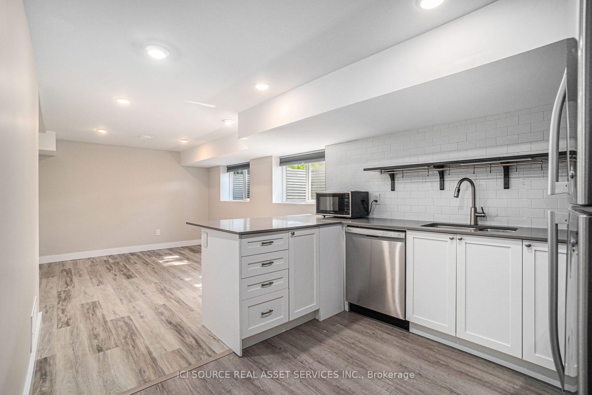 Photo 4 of Unit B, 17 Overlake Drive, Ottawa, Borden Farm/Stewart Farm/Carleton Heights/Parkwood Hills — HOMEH