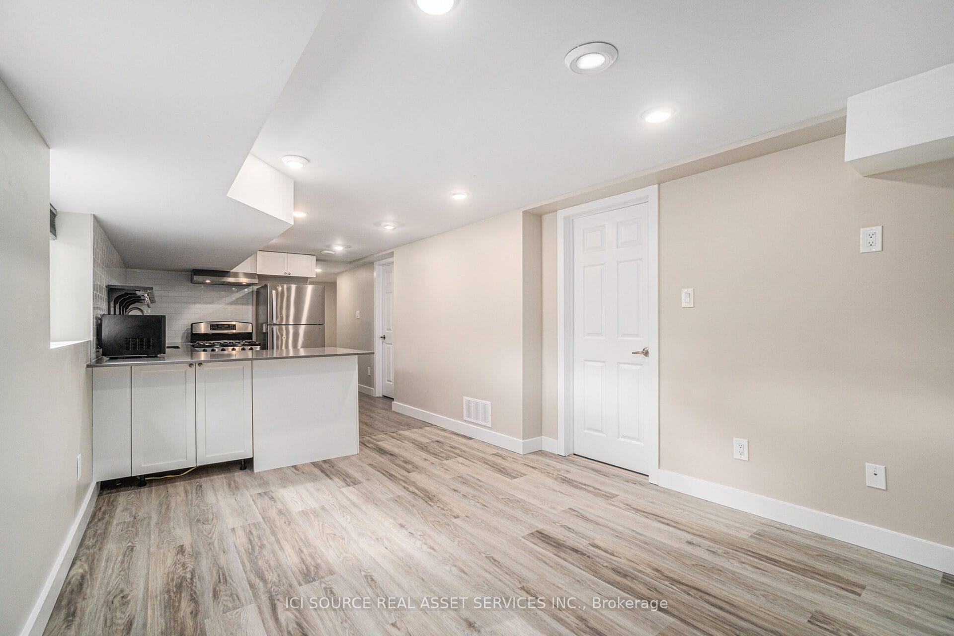 Photo 5 of Unit B, 17 Overlake Drive, Ottawa, Borden Farm/Stewart Farm/Carleton Heights/Parkwood Hills — HOMEH