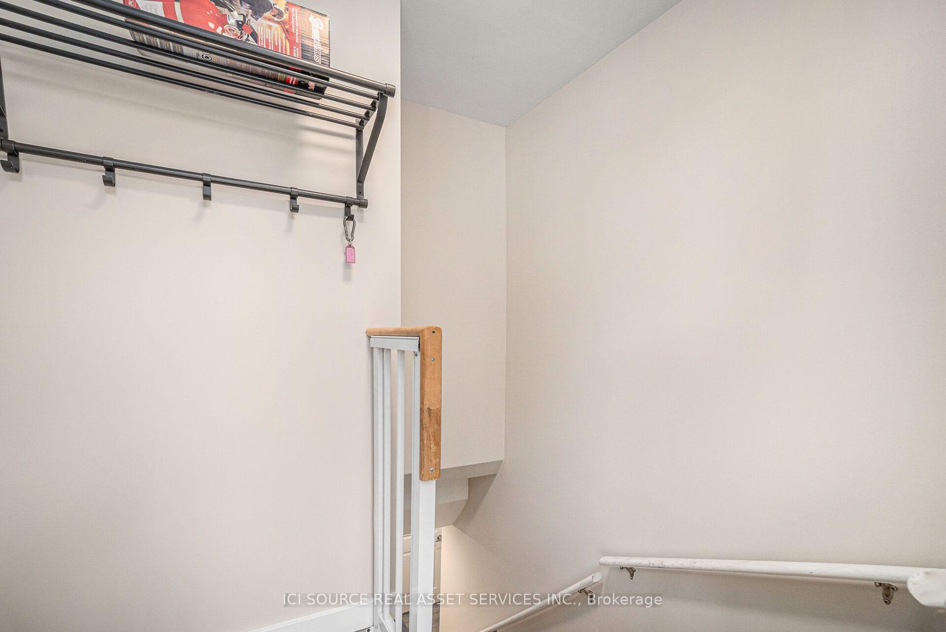 Photo 11 of Unit B, 17 Overlake Drive, Ottawa, Borden Farm/Stewart Farm/Carleton Heights/Parkwood Hills — HOMEH