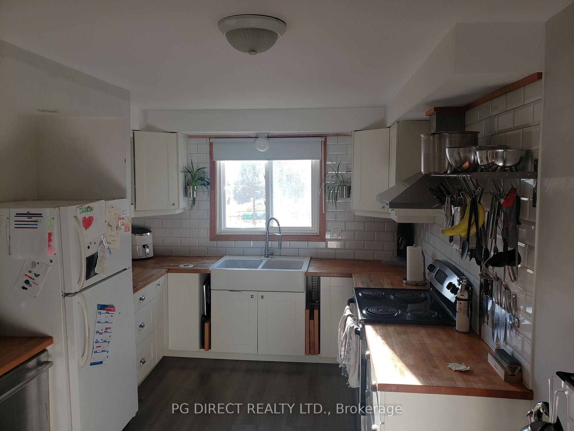 Front of Unit 35, 41 Nadia Place